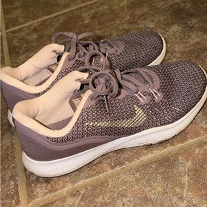 Nike Women's Lavender Knit Running Sneakers with White Sole